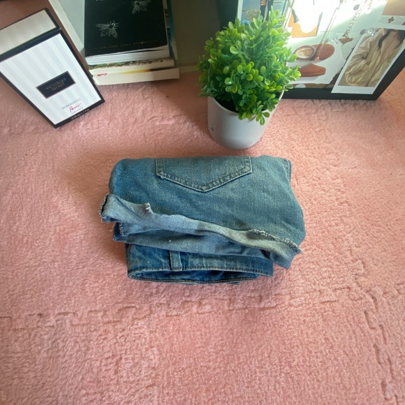 HIGH RISE JEANS SHORT - Picture 9 of 9